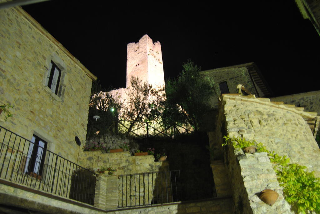 Residenza Di Paese Castello Del Poggio Hotel Ferentillo Exterior photo